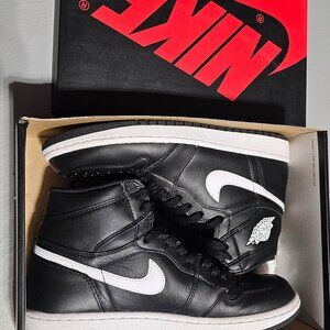 Nike Air Jordan 1 Retro High OG Black/White-black size 9.5 US